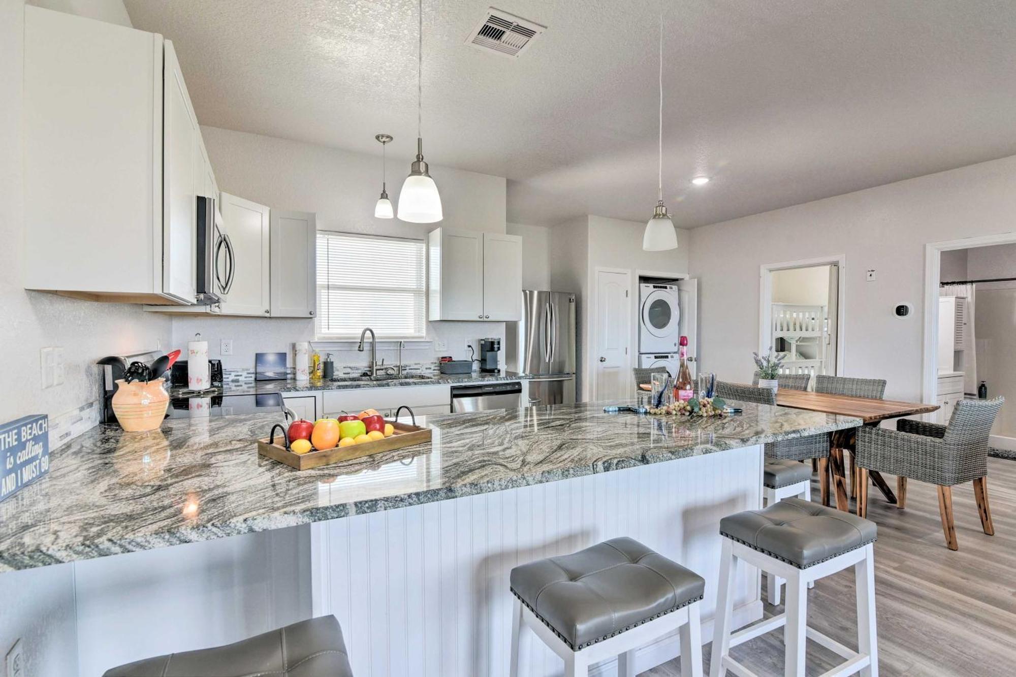 Surfside Beach Retreat With Deck And Ocean Views Екстер'єр фото